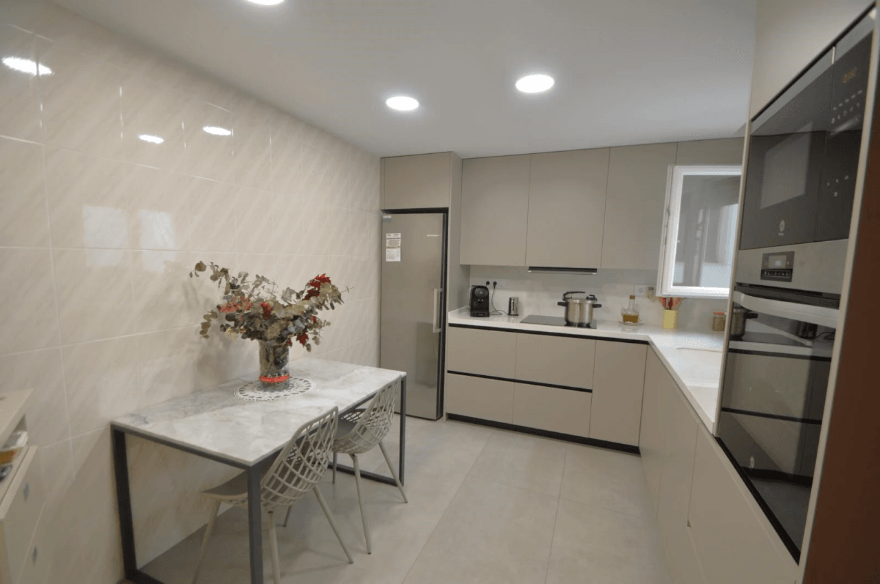 Casa adosada en Vinaròs con 5 dormitorios y 3 baños