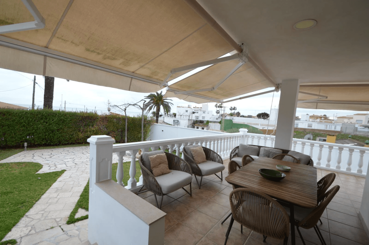 Villa en venta en Vinaròs con vistas al mar