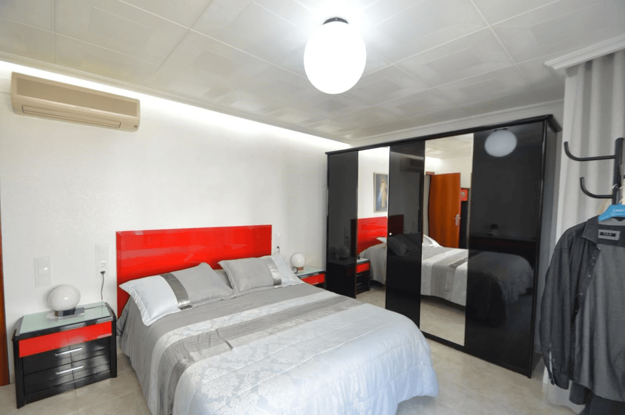 Casa adosada en Vinaròs con 5 dormitorios y 3 baños