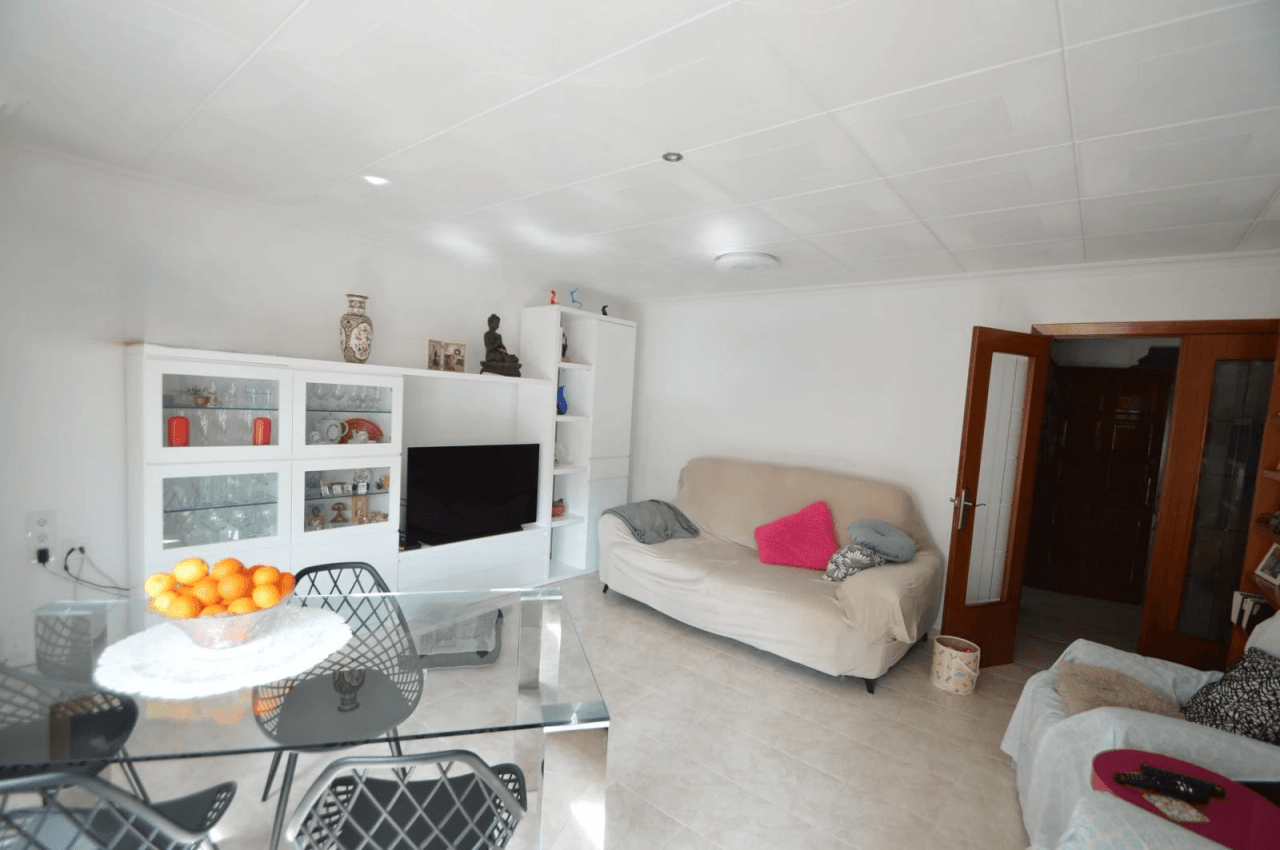 Casa adosada en Vinaròs con 5 dormitorios y 3 baños