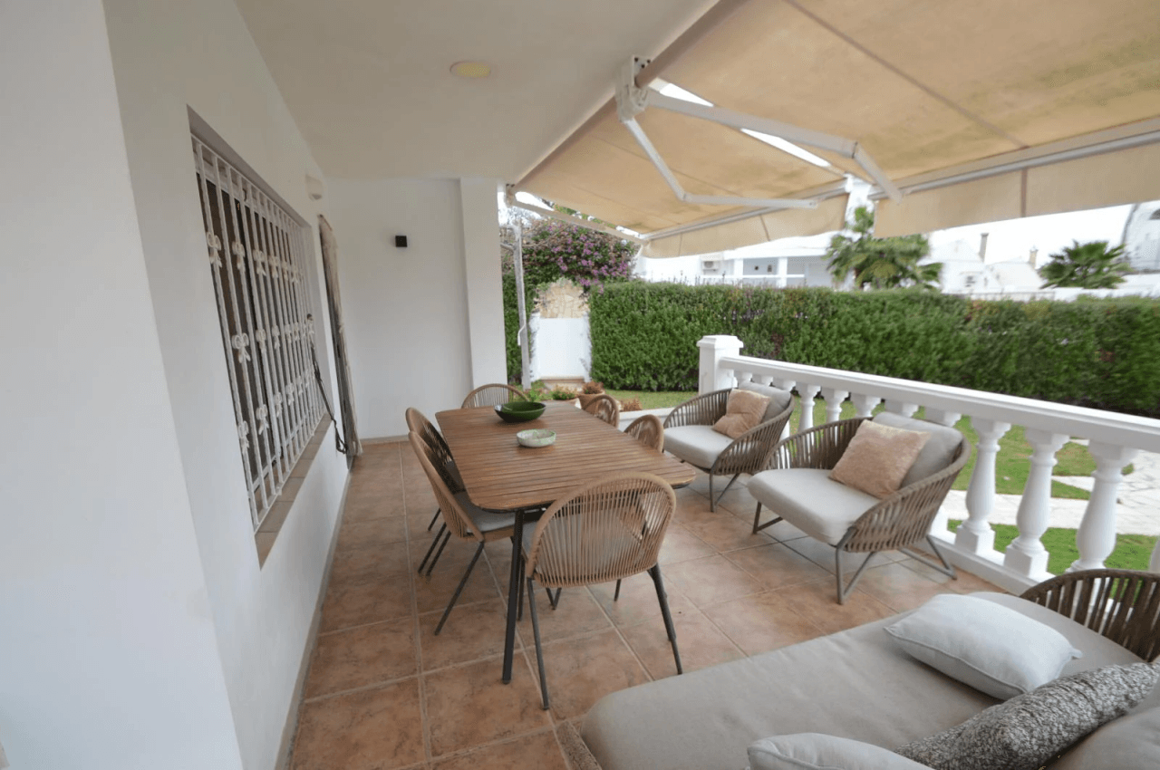 Villa en venta en Vinaròs con vistas al mar