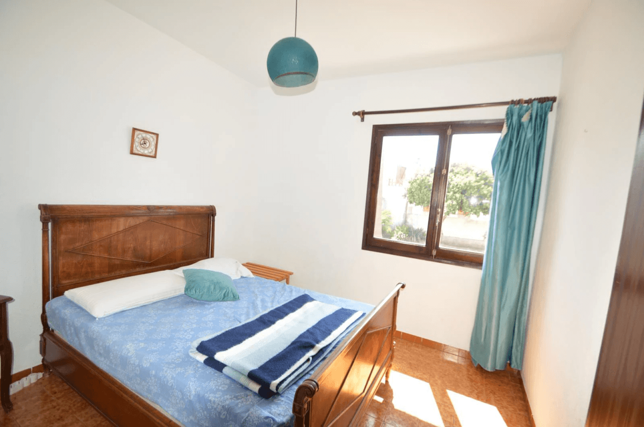 Chalet à vendre à Vinaròs, Triador, avec 5 chambres et une piscine.