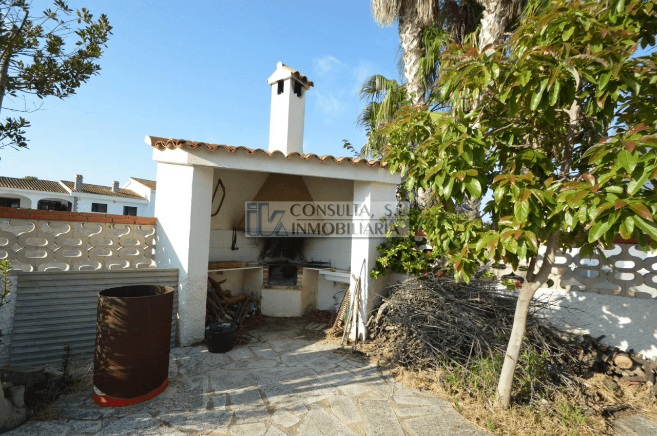 Villa à vendre à Vinaròs dans le quartier Boverals.