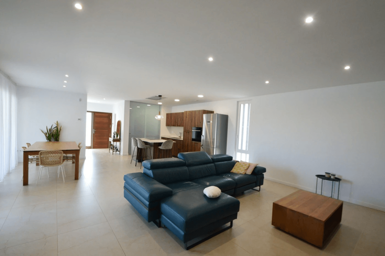 Chalet en venta con 4 dormitorios y piscina en Vinaròs