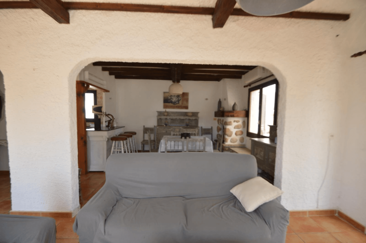 Chalet à vendre à Vinaròs, Triador, avec 5 chambres et une piscine.