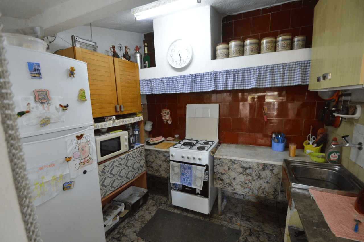 Chalet à vendre à Vinaròs avec piscine et 4 chambres.