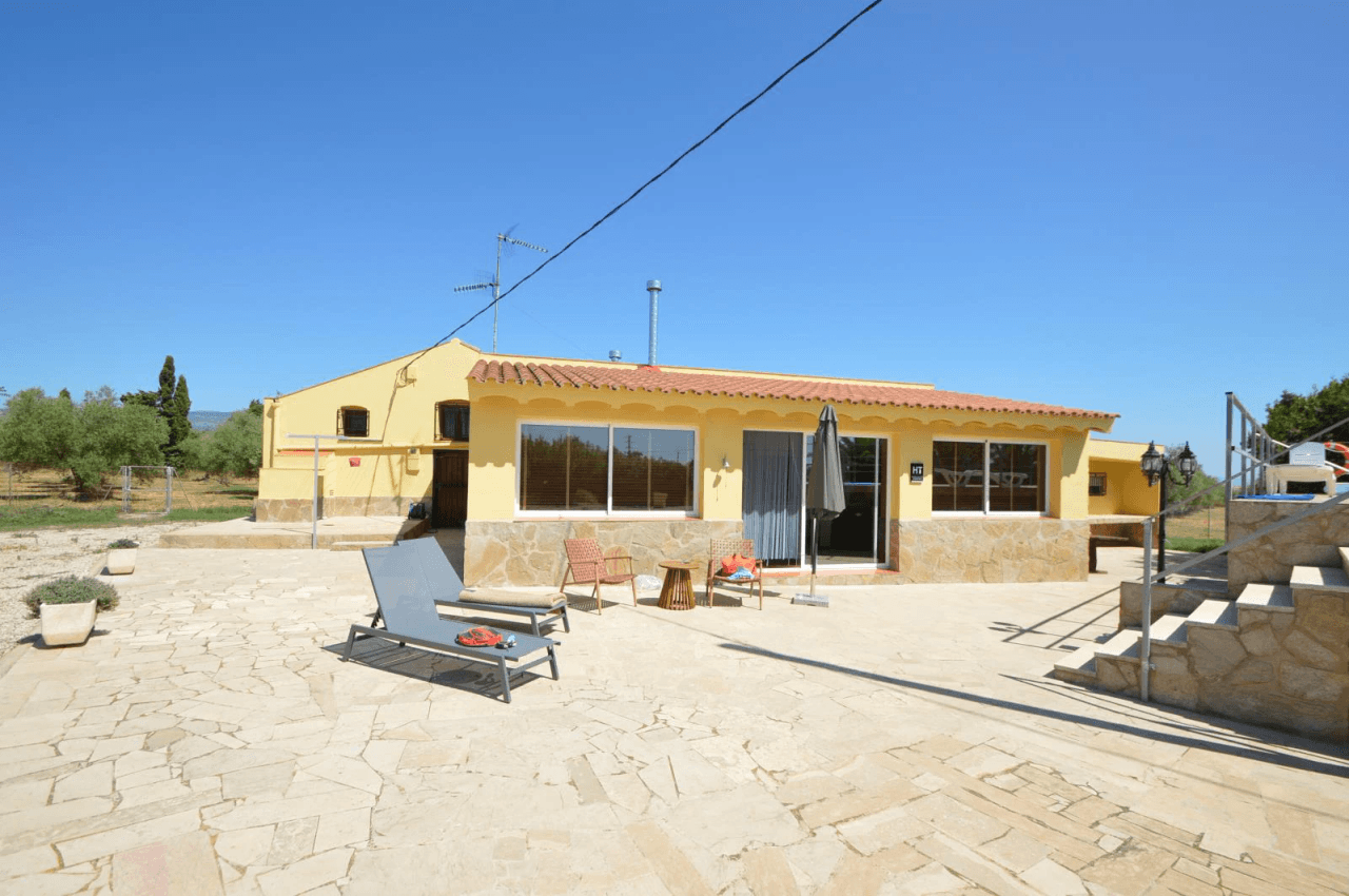 Finca en venta en Ulldecona con piscina y 3 dormitorios