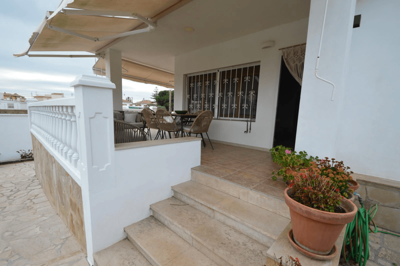 Villa en venta en Vinaròs con vistas al mar