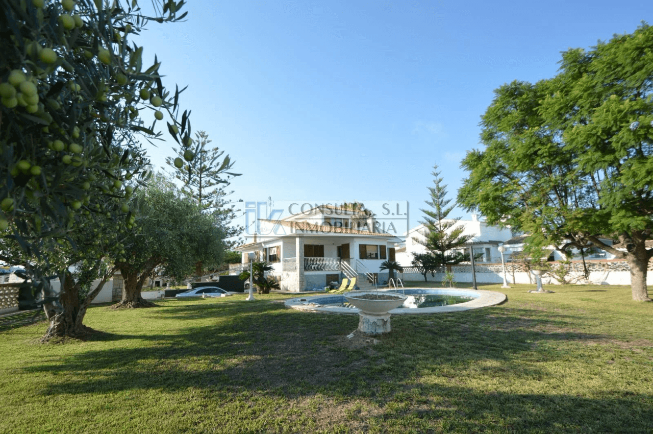 Villa à vendre à Vinaròs dans le quartier Boverals.
