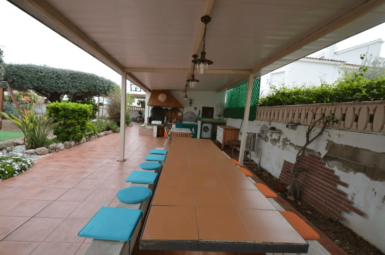 Parcela con 3 casas en venta en Vinaròs