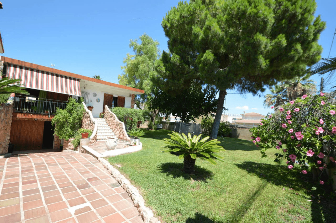 Chalet à vendre avec 4 chambres à Vinaròs, Castelló