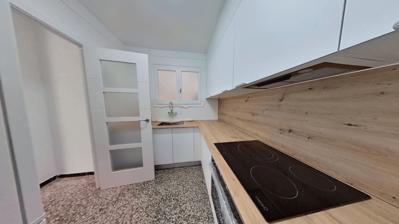 Piso en venta de 3 habitaciones con terraza en Vinaròs.