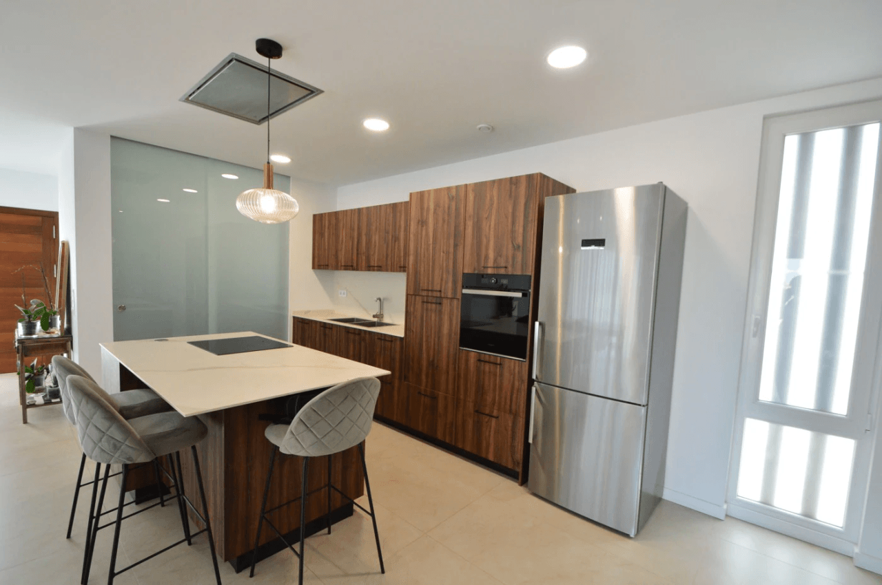 Chalet en venta con 4 dormitorios y piscina en Vinaròs