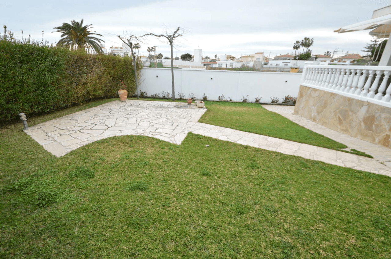 Villa en venta en Vinaròs con vistas al mar