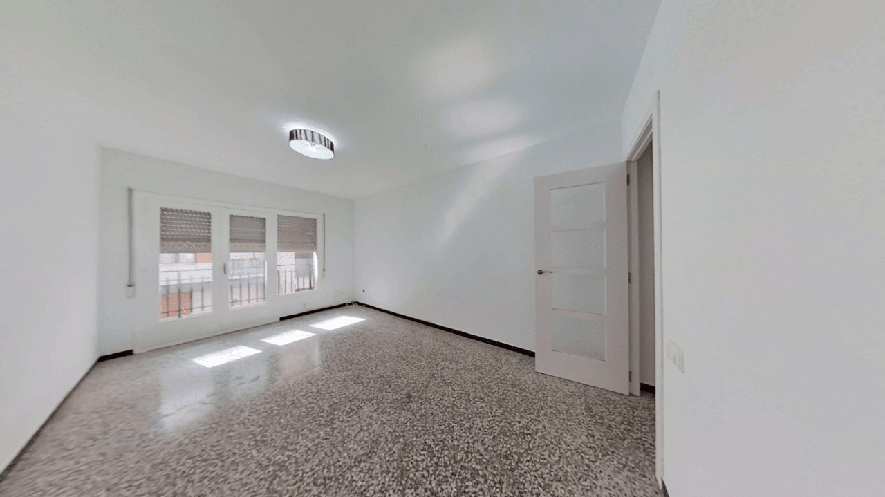 Piso en venta de 3 habitaciones con terraza en Vinaròs.