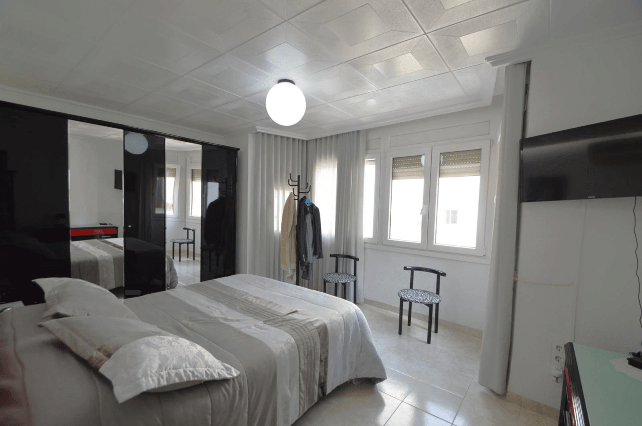 Casa adosada en Vinaròs con 5 dormitorios y 3 baños