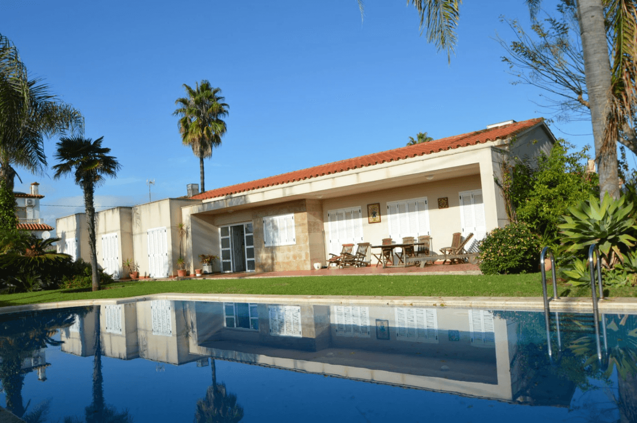 À VENDRE, ÉLÉGANTE VILLA SUR LA CÔTE SUD DE VINARÒS