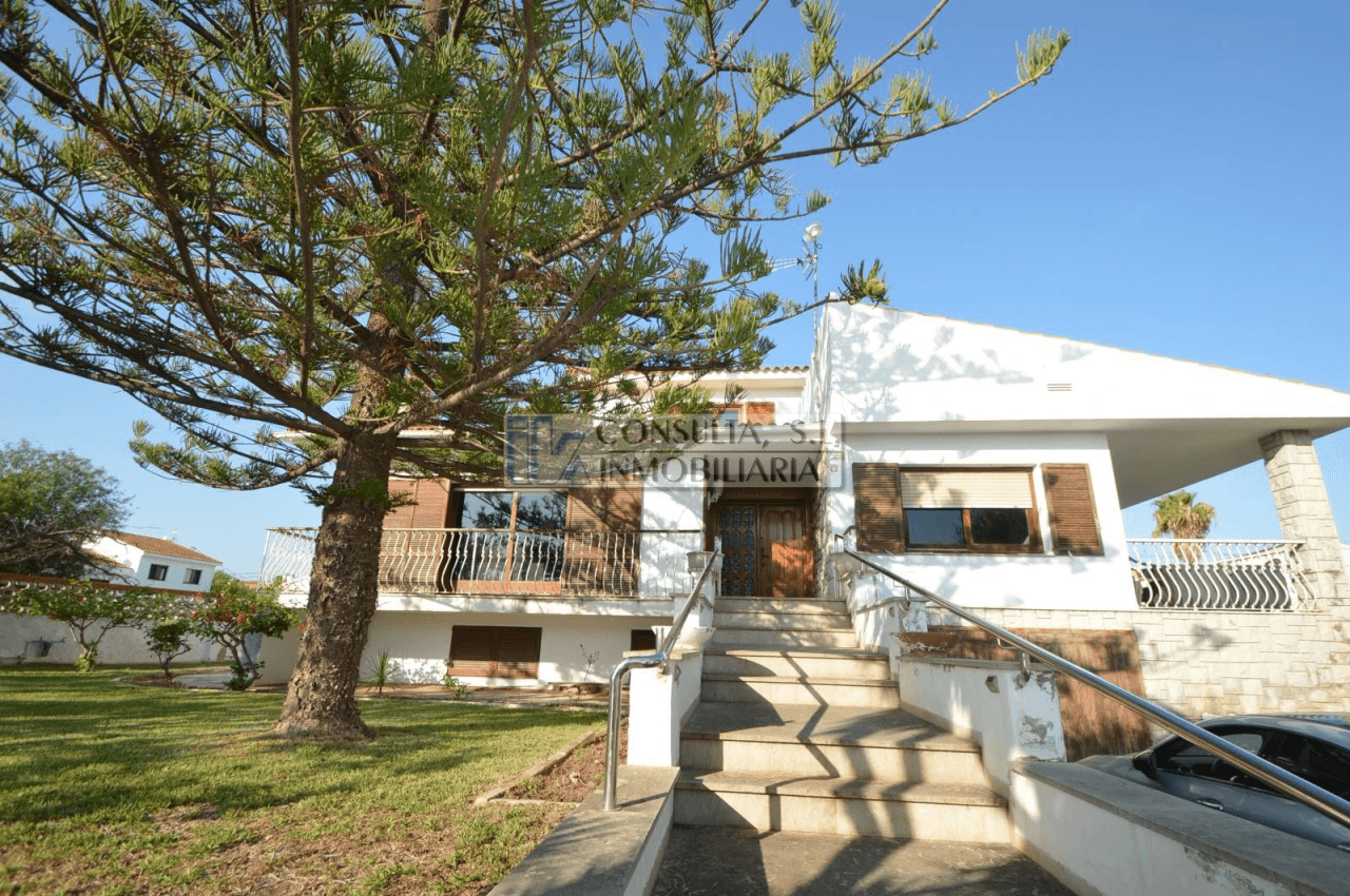 Villa à vendre à Vinaròs dans le quartier Boverals.