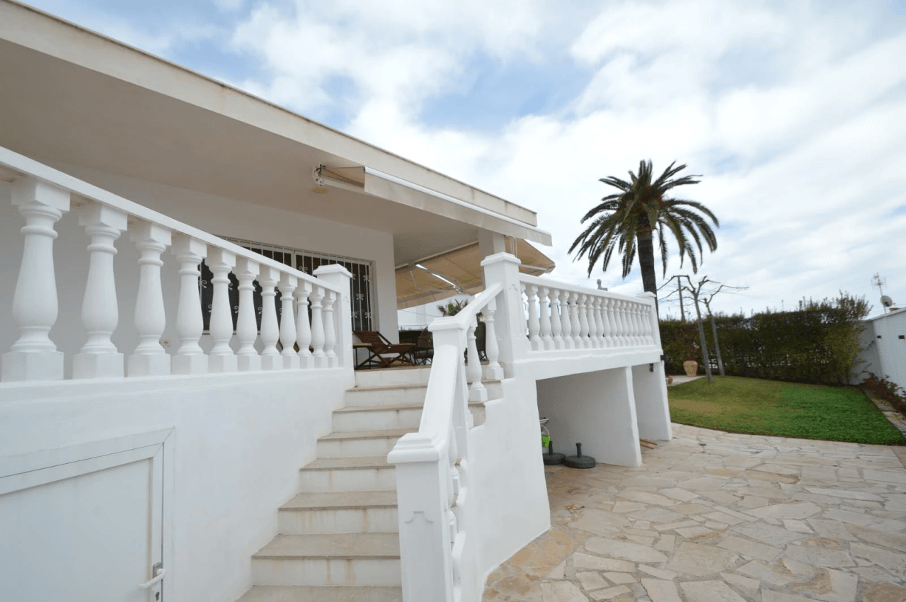 Villa en venta en Vinaròs con vistas al mar