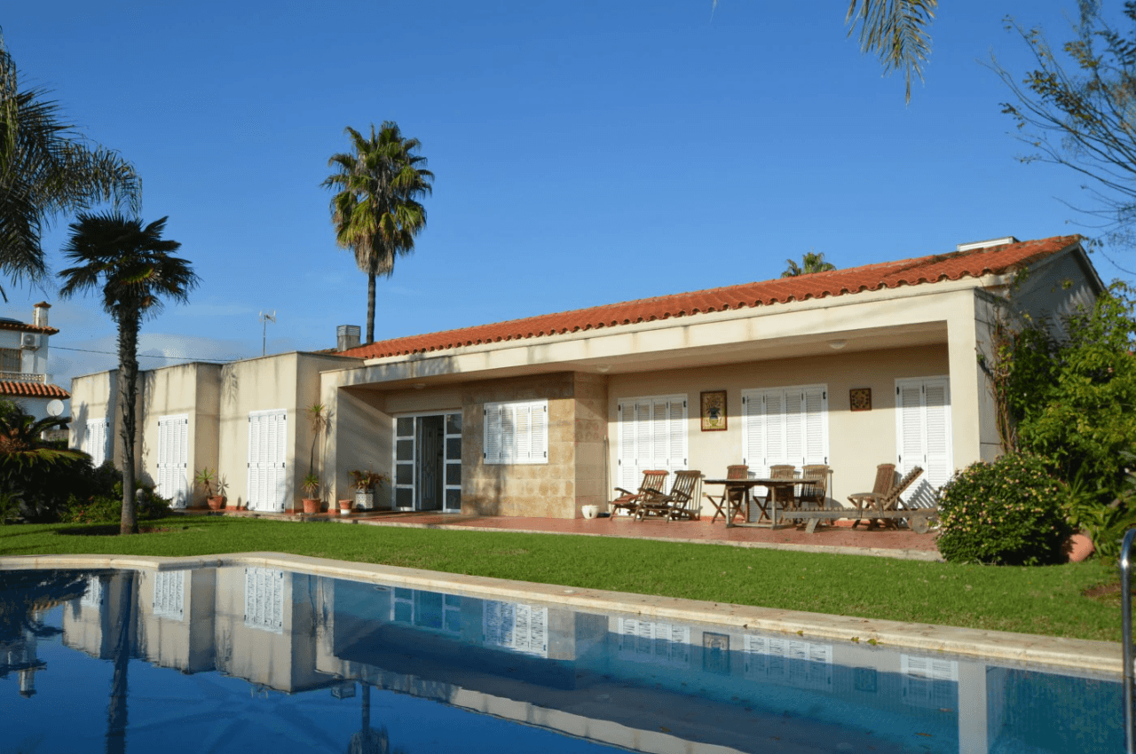 À VENDRE, ÉLÉGANTE VILLA SUR LA CÔTE SUD DE VINARÒS