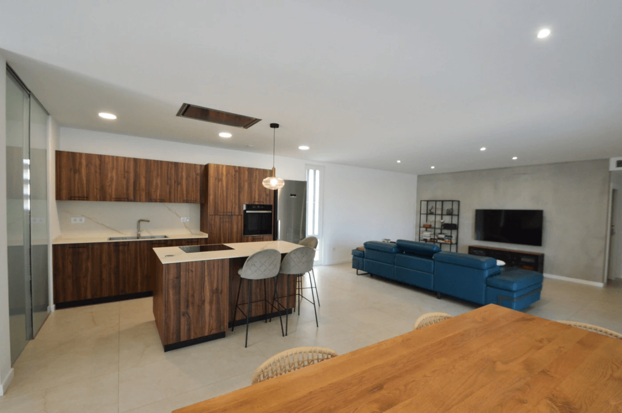 Chalet en venta con 4 dormitorios y piscina en Vinaròs
