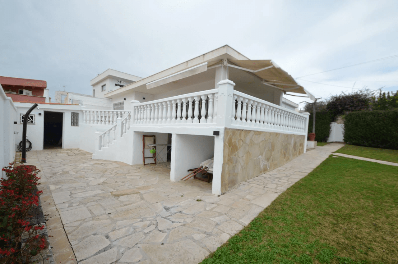 Villa en venta en Vinaròs con vistas al mar