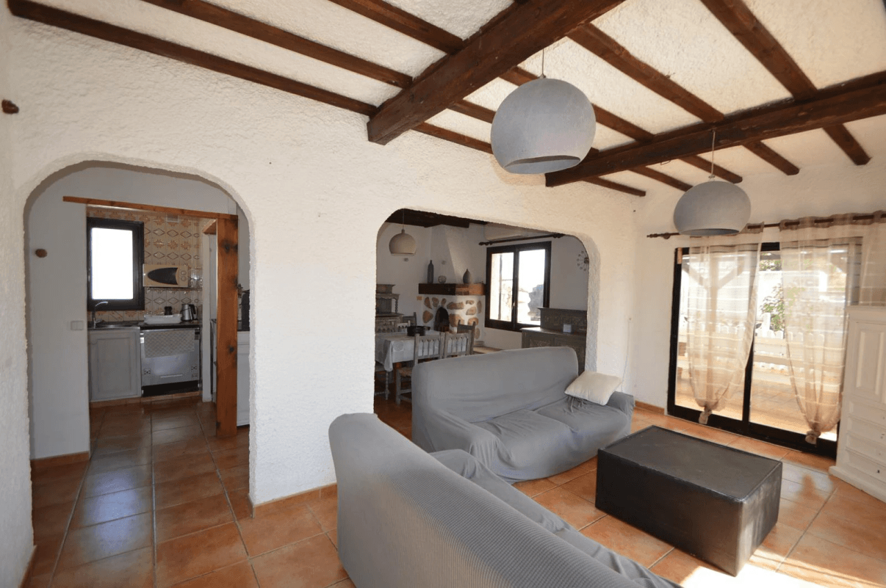 Chalet à vendre à Vinaròs, Triador, avec 5 chambres et une piscine.