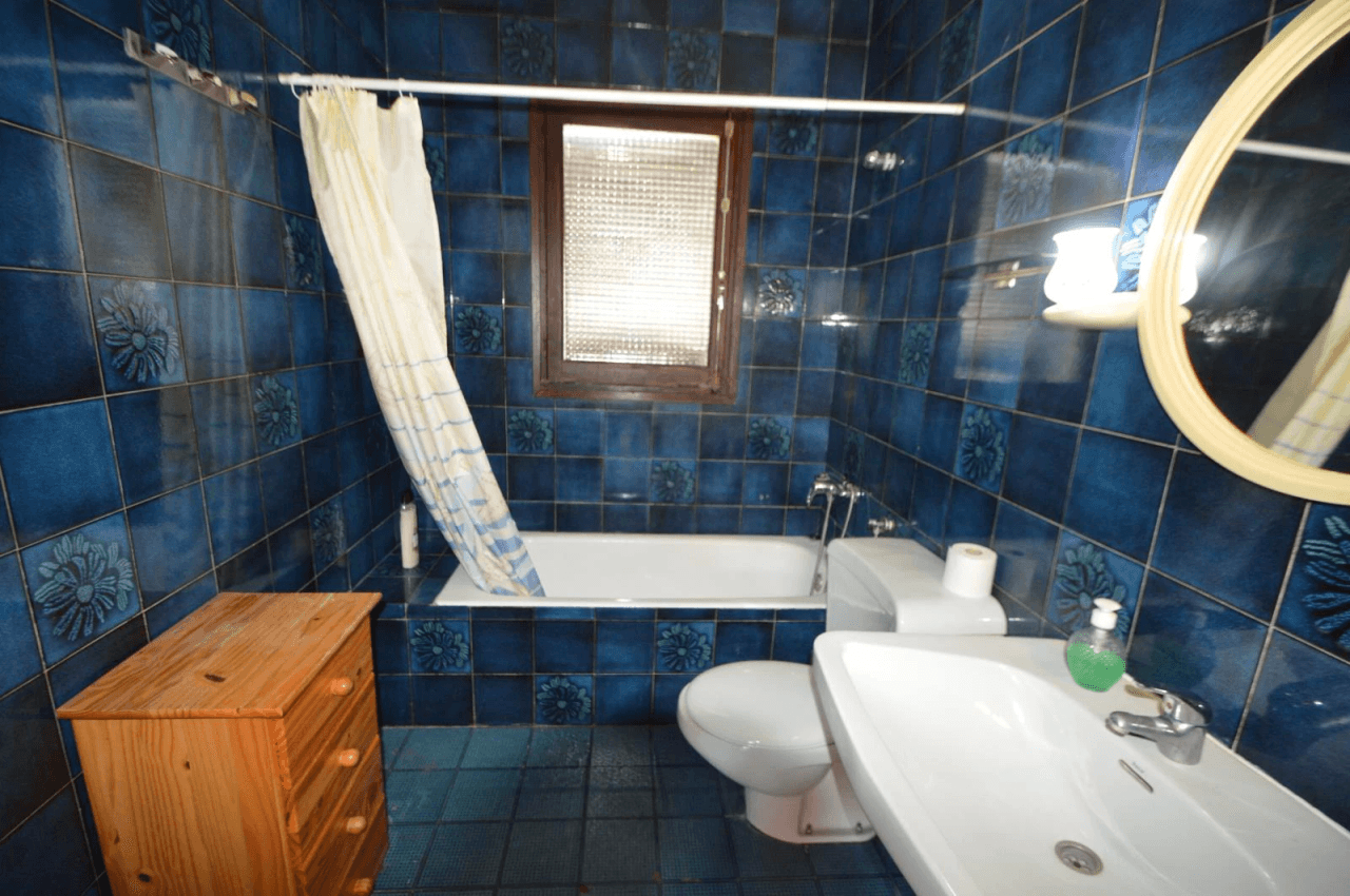 Chalet à vendre à Vinaròs, Triador, avec 5 chambres et une piscine.