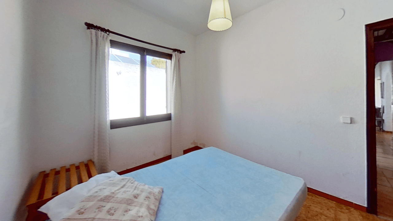 Chalet à vendre à Vinaròs, Triador, avec 5 chambres et une piscine.