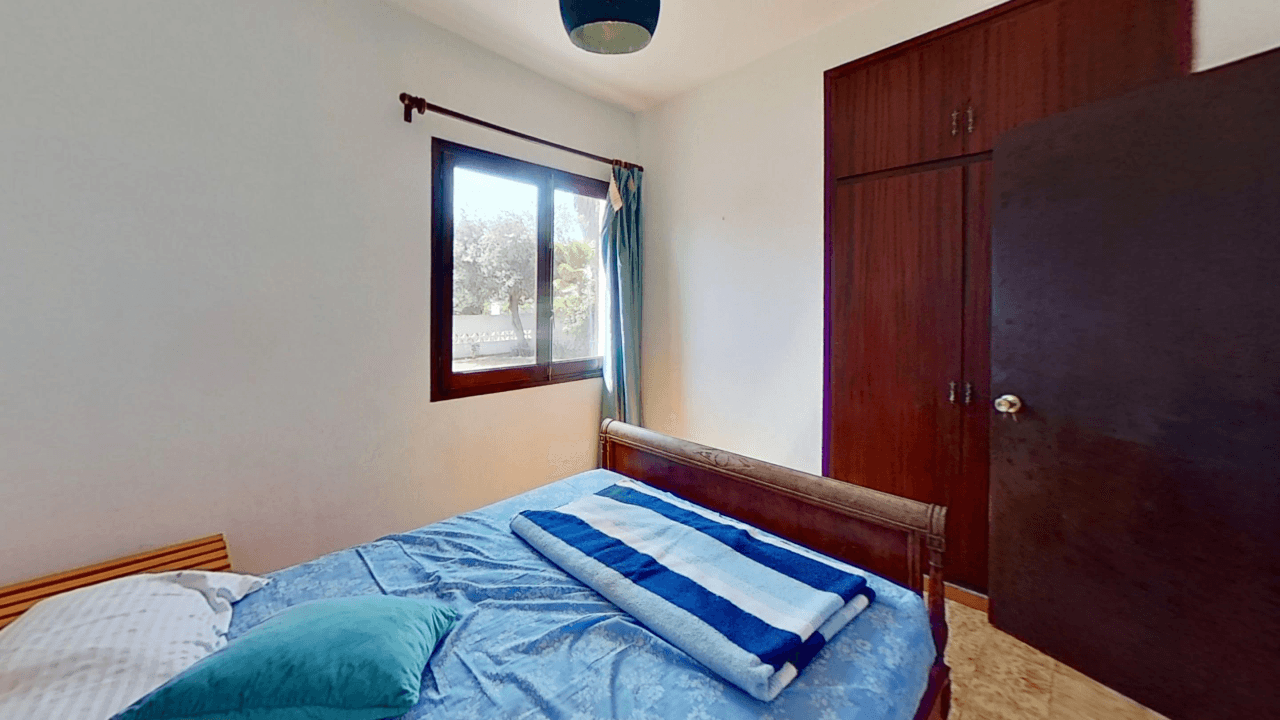 Chalet à vendre à Vinaròs, Triador, avec 5 chambres et une piscine.