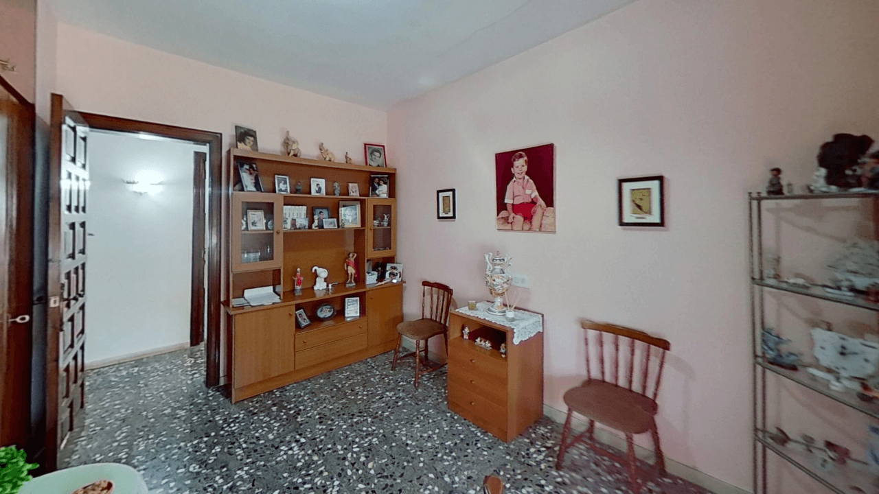 Chalet à vendre à Vinaròs avec piscine et 4 chambres.