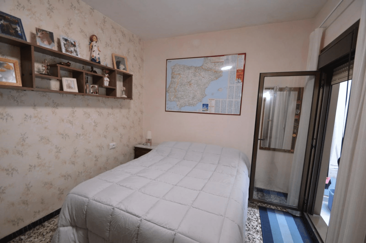 Casa adosada en Vinaròs con 5 dormitorios y 3 baños