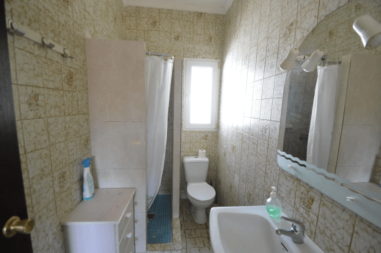 Chalet à vendre à Vinaròs, Triador, avec 5 chambres et une piscine.