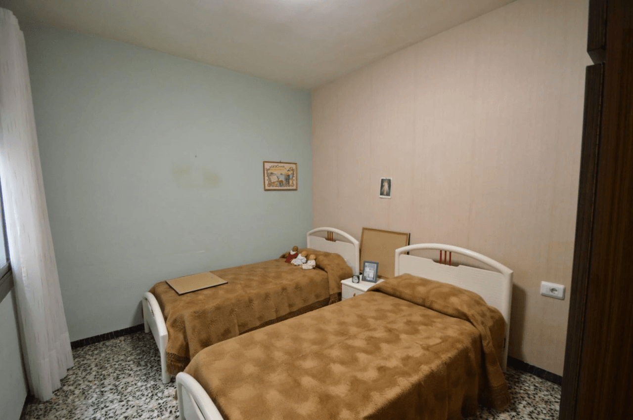 Casa adosada en Vinaròs con 5 dormitorios y 3 baños