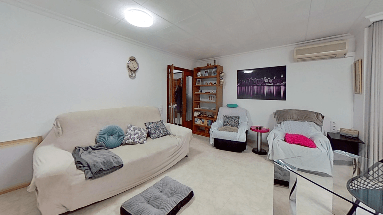 Casa adosada en Vinaròs con 5 dormitorios y 3 baños