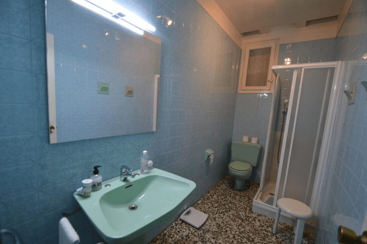 Casa adosada en Vinaròs con 5 dormitorios y 3 baños