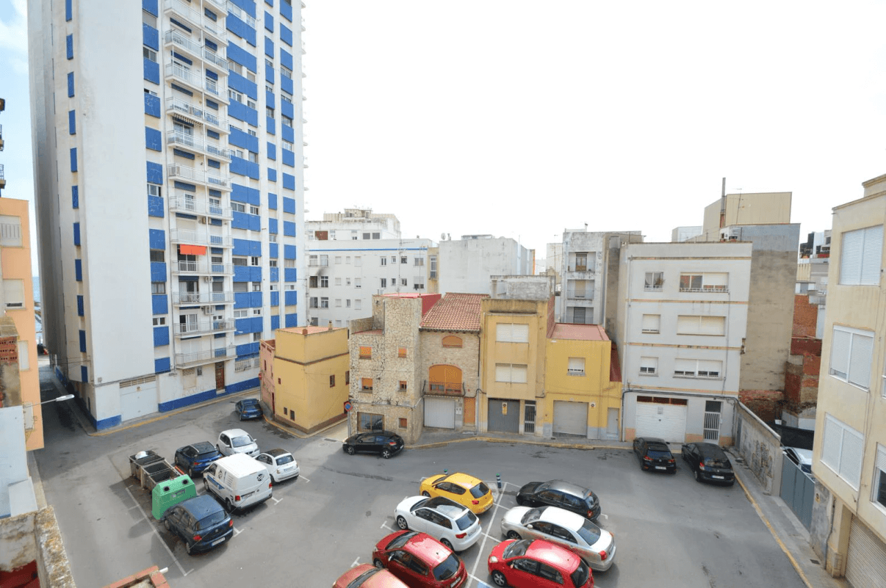 Casa adosada en Vinaròs con 5 dormitorios y 3 baños
