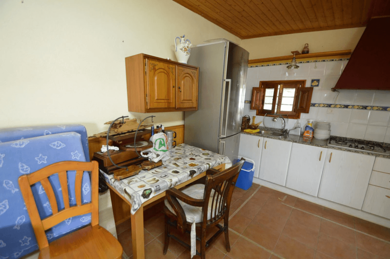 Parcela con 3 casas en venta en Vinaròs