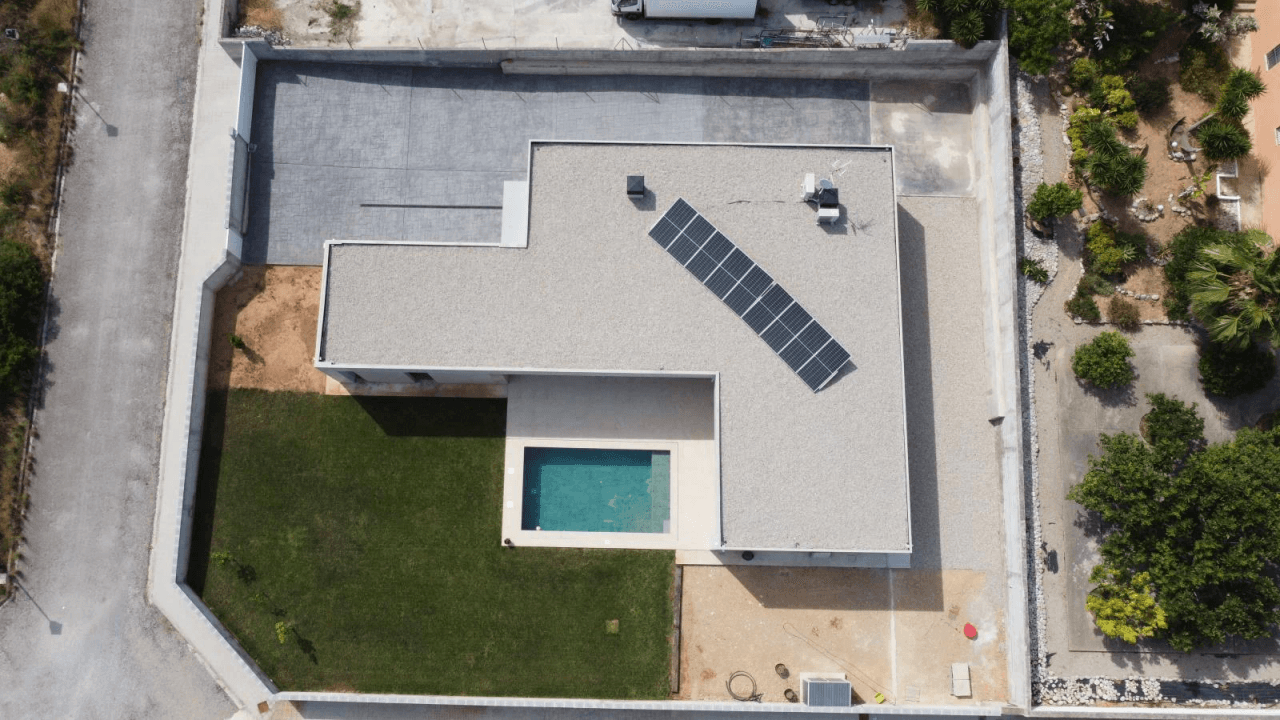 Chalet en venta con 4 dormitorios y piscina en Vinaròs