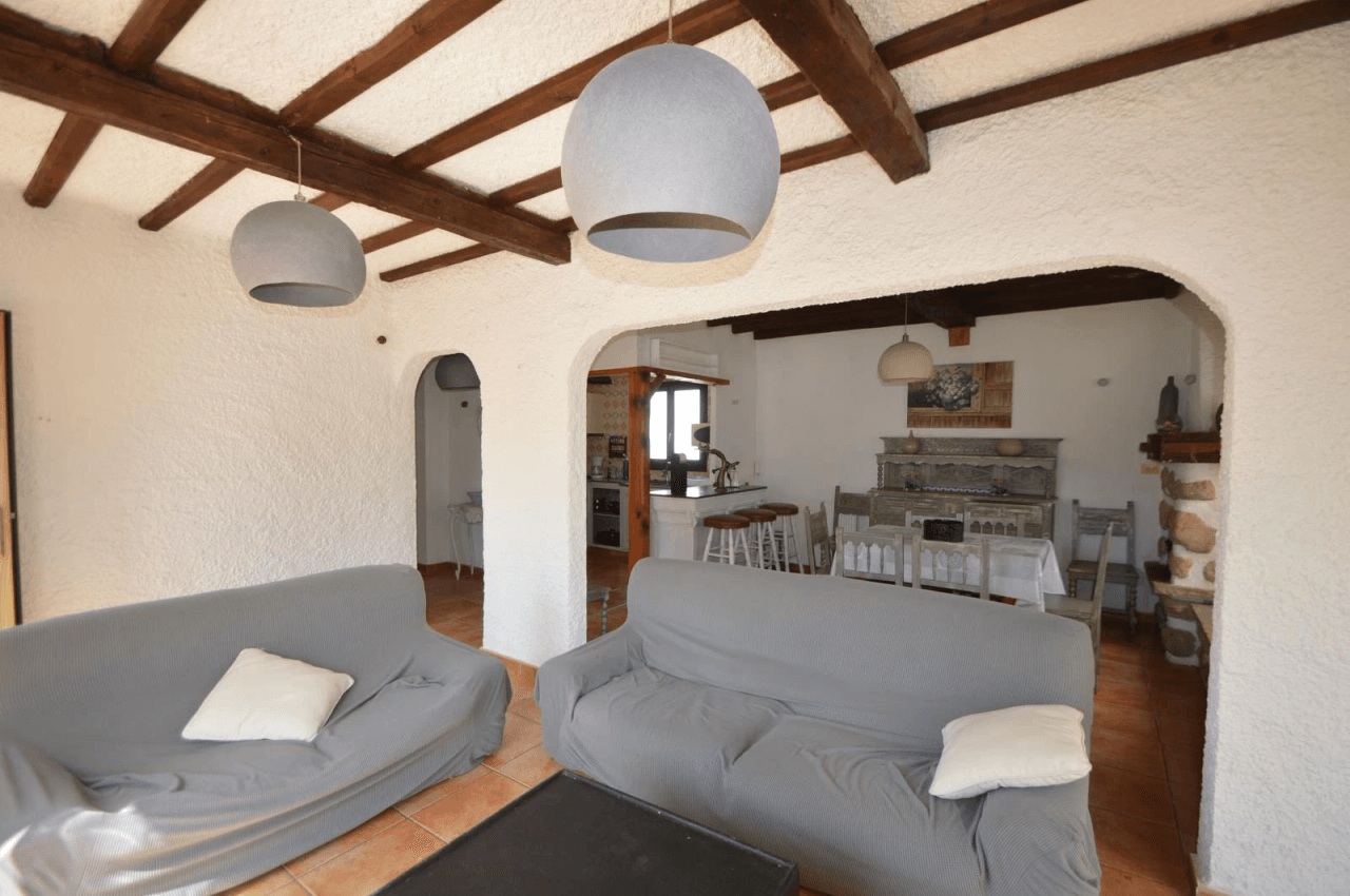 Chalet à vendre à Vinaròs, Triador, avec 5 chambres et une piscine.