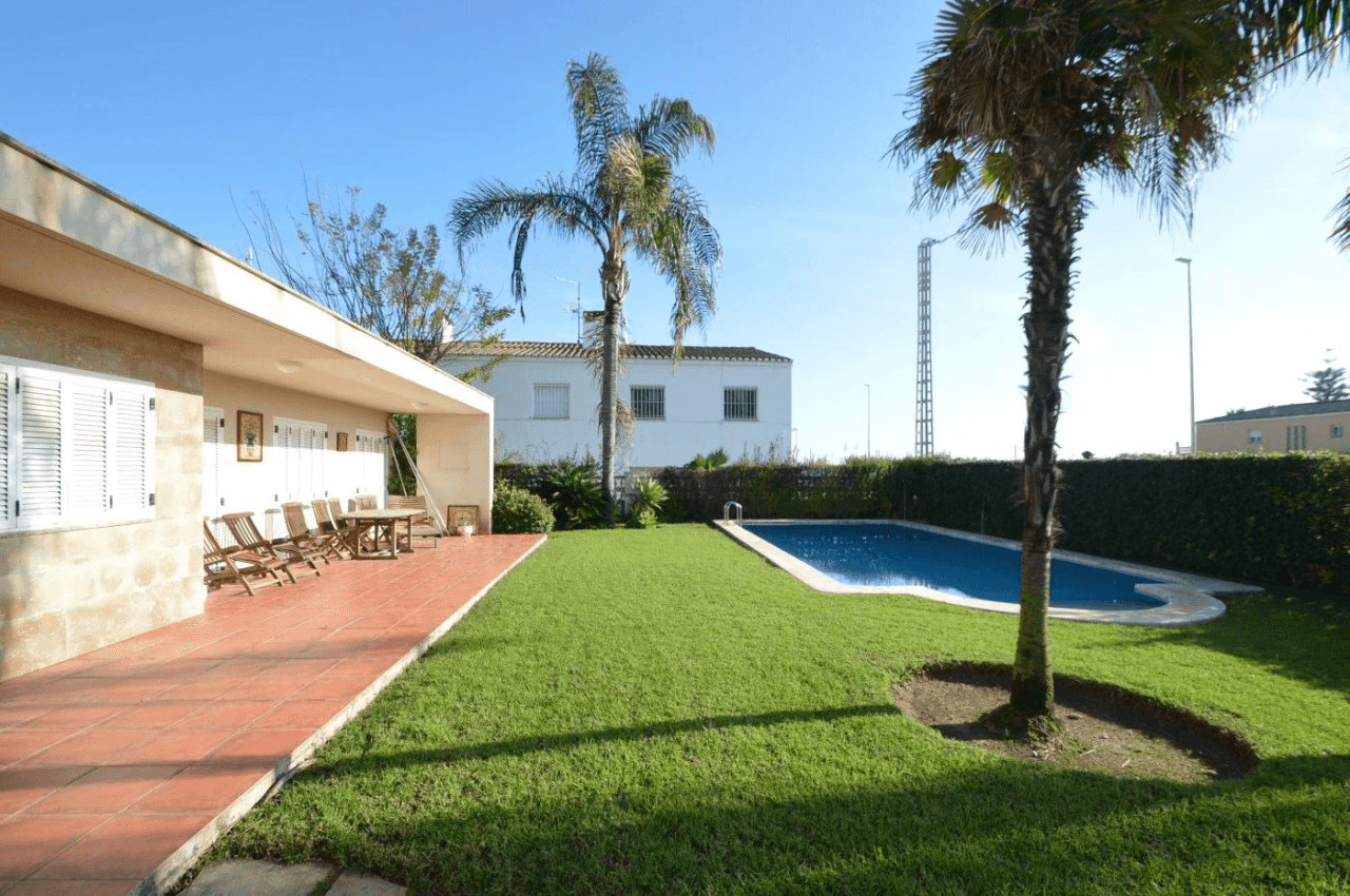 À VENDRE, ÉLÉGANTE VILLA SUR LA CÔTE SUD DE VINARÒS