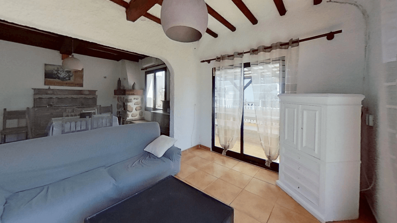 Chalet à vendre à Vinaròs, Triador, avec 5 chambres et une piscine.