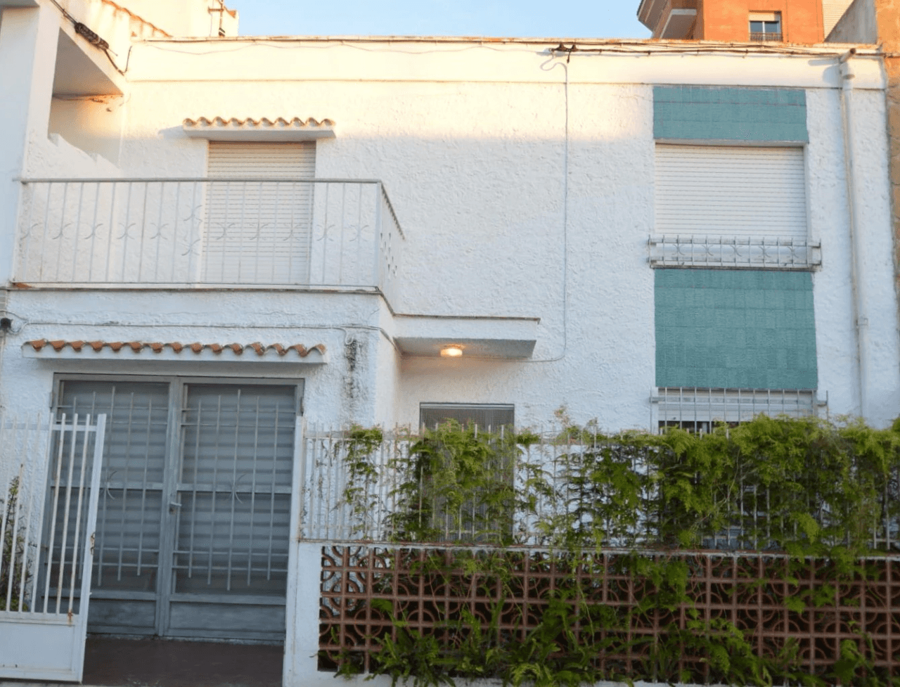 Casa adosada en venta en Vinaròs, Zona Centro - 3 habitaciones, 1 vestidor y 2 baños