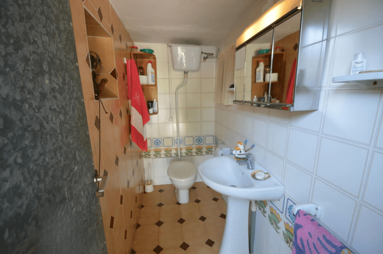 Chalet à vendre à Vinaròs avec piscine et 4 chambres.