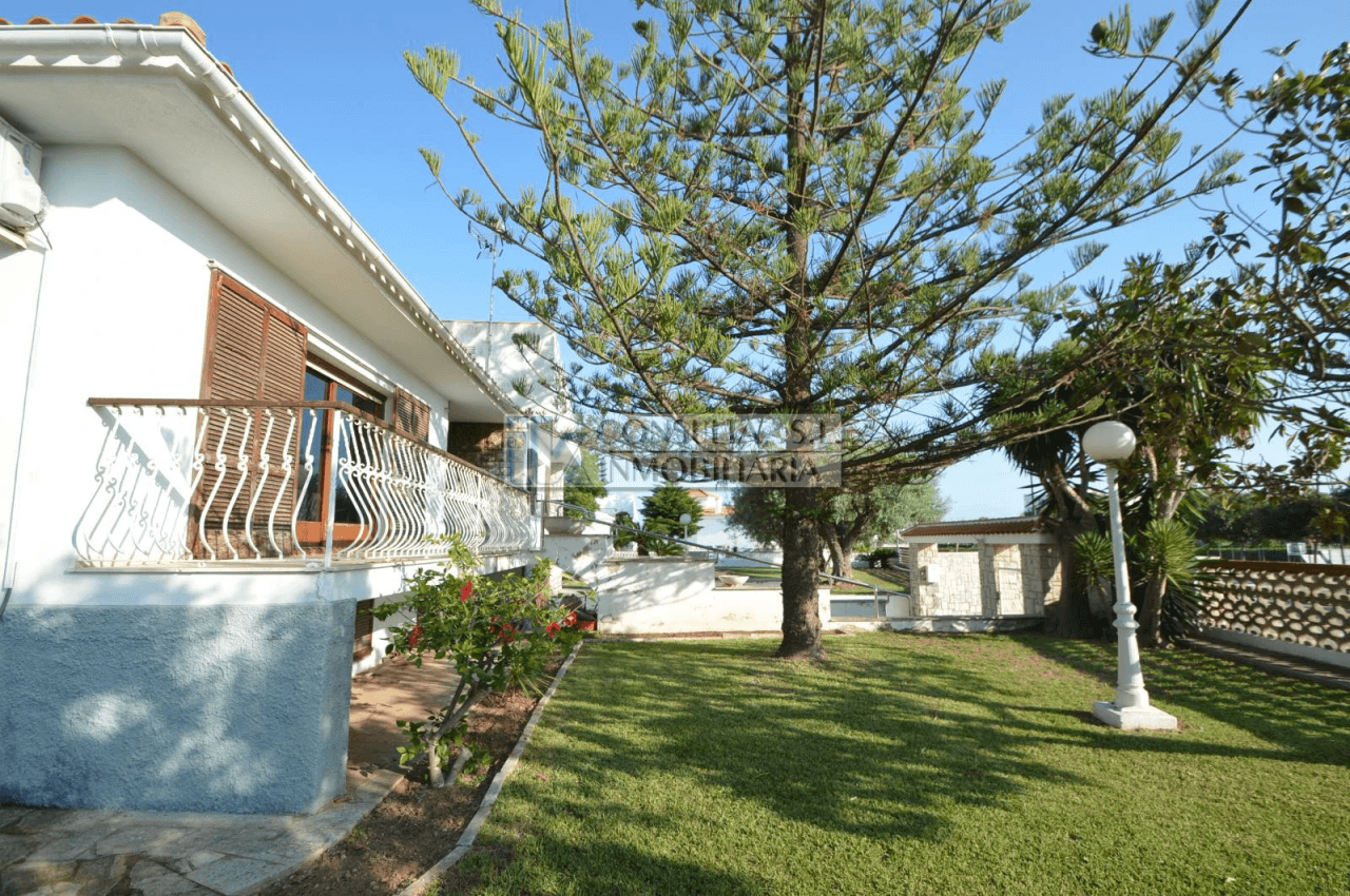 Villa à vendre à Vinaròs dans le quartier Boverals.