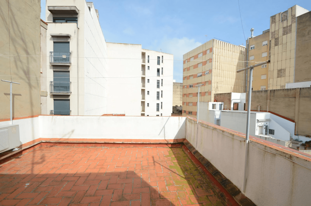 Casa adosada en Vinaròs con 5 dormitorios y 3 baños