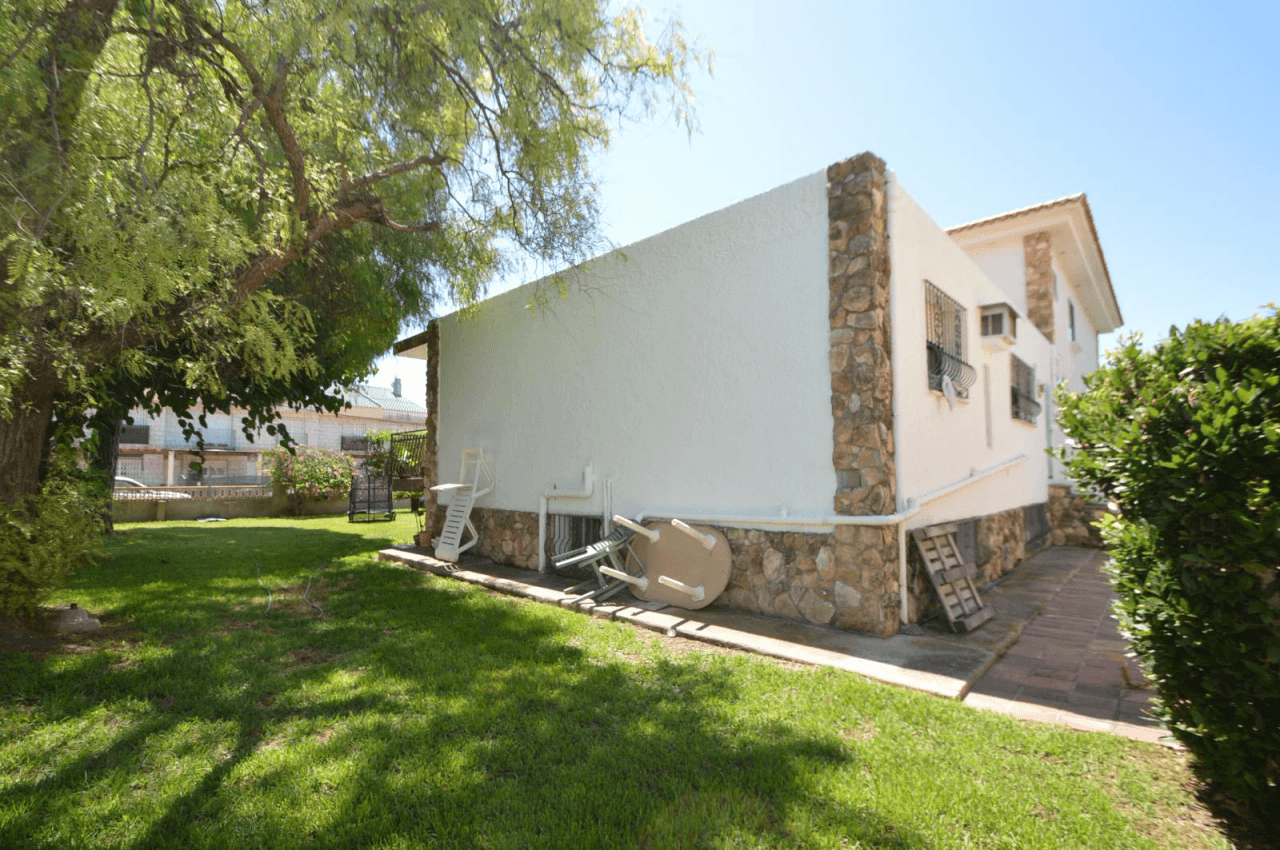 Chalet à vendre avec 4 chambres à Vinaròs, Castelló