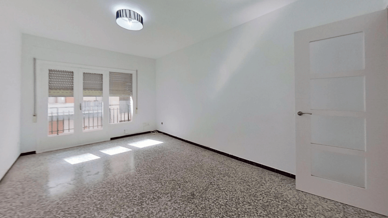Piso en venta de 3 habitaciones con terraza en Vinaròs.