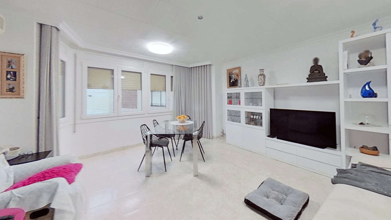 Casa adosada en Vinaròs con 5 dormitorios y 3 baños