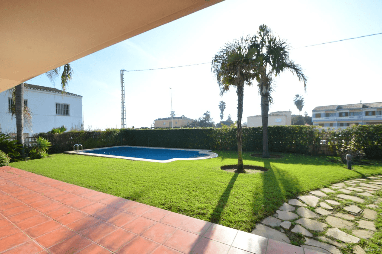 À VENDRE, ÉLÉGANTE VILLA SUR LA CÔTE SUD DE VINARÒS